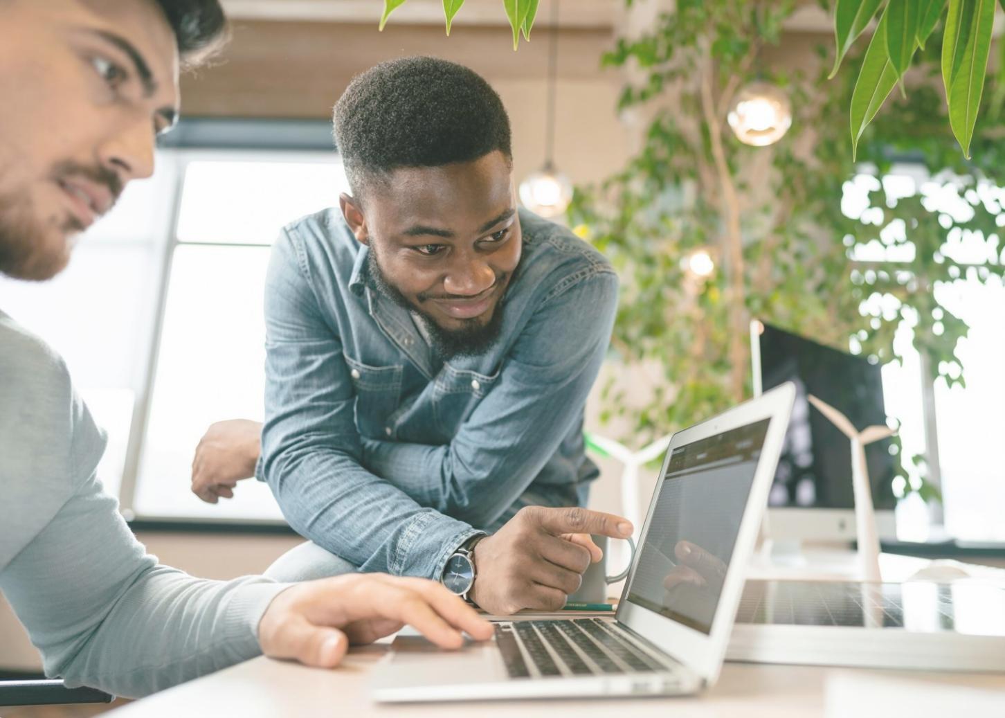 Processus d'analyse comparative en action